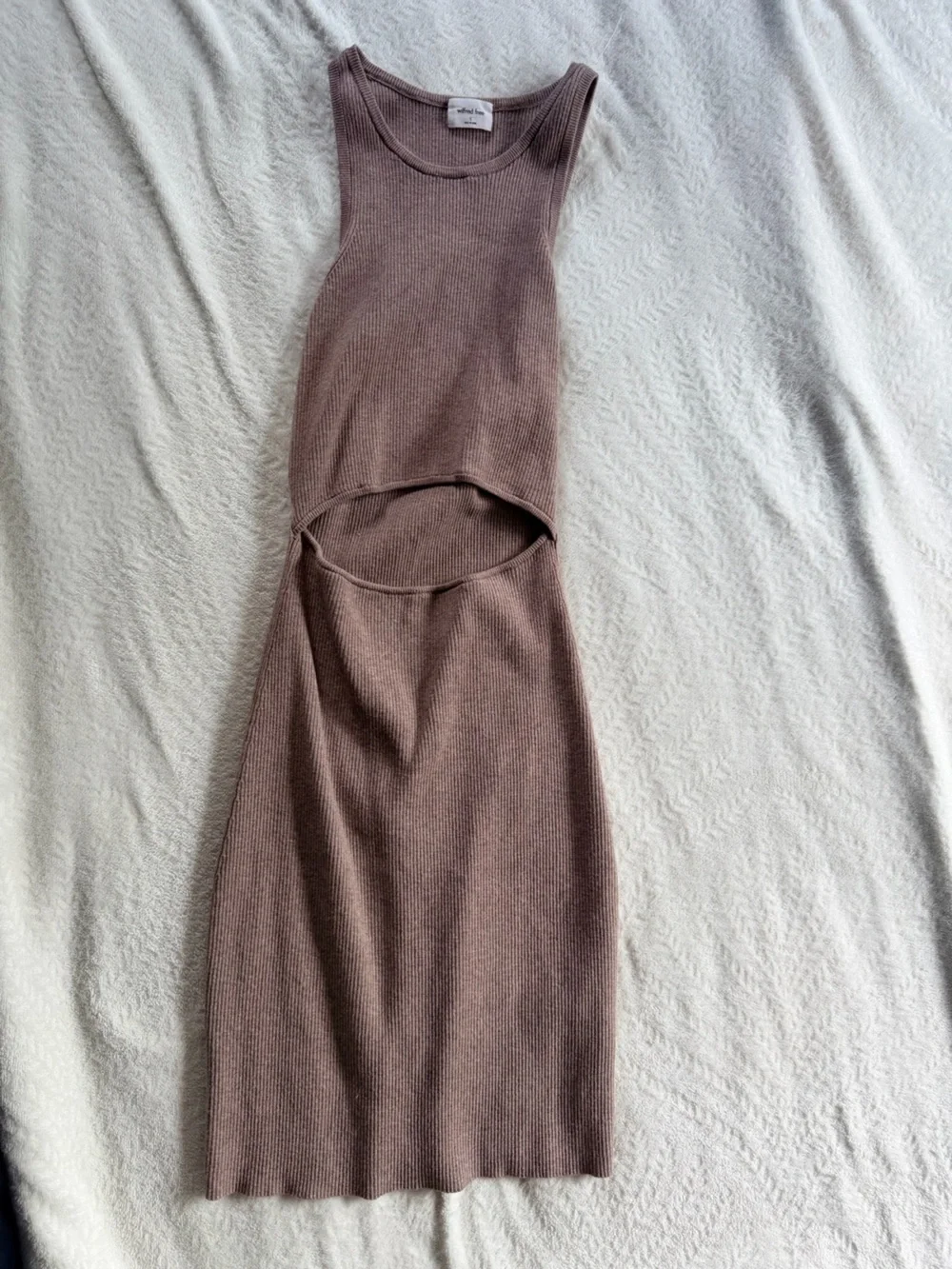 Wilfred Sleeveless Cut-Out Ribbed Midi Dress in Taupe | Small